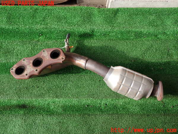 2UPJ-9234462041]レクサス・IS250(GSE20)エキマニ1 (触媒 マニバーター) 中古_2