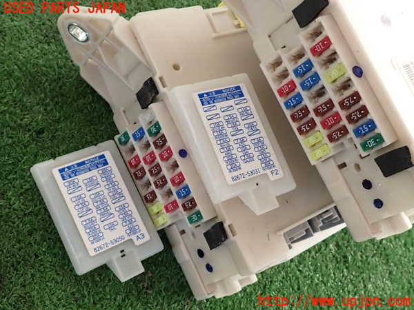 2UPJ-9234466741]レクサス・IS250(GSE20)ヒューズボックス1 中古_3