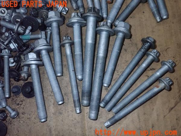 3UPJ=9234470720]ベンツ B180(246242 W246)ネジ・ナット・ステー類 セット ジャンク_3