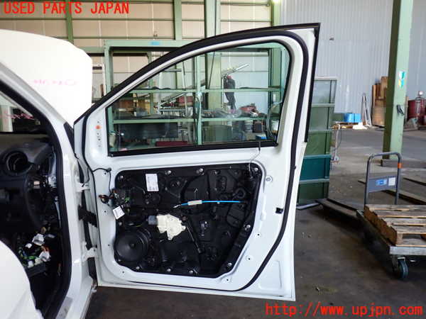 2UPJ-9234471230]ベンツ B180(246242)(246)右前ドア 中古(43R-00049 M25)_4