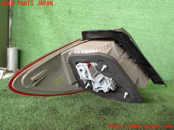 2UPJ-9234471530]ベンツ B180(246242)(246)右テールランプ 中古_3