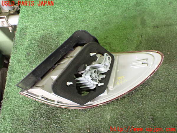 2UPJ-9234471536]ベンツ B180(246242)(246)左テールランプ 中古_2