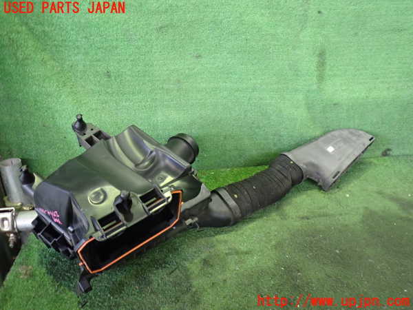 2UPJ-9234472560]ベンツ B180(246242)(246)エアクリーナーボックス 中古_2