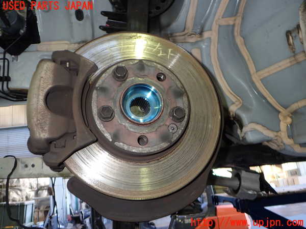 2UPJ-9234474295]ベンツ B180(246242)(246)左フロントナックルハブ 中古_2