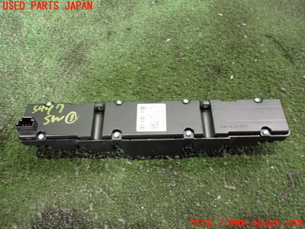 2UPJ-9234476306]ベンツ B180(246242)(246)スイッチ1 (ハザード、シートヒーター他) 中古_2
