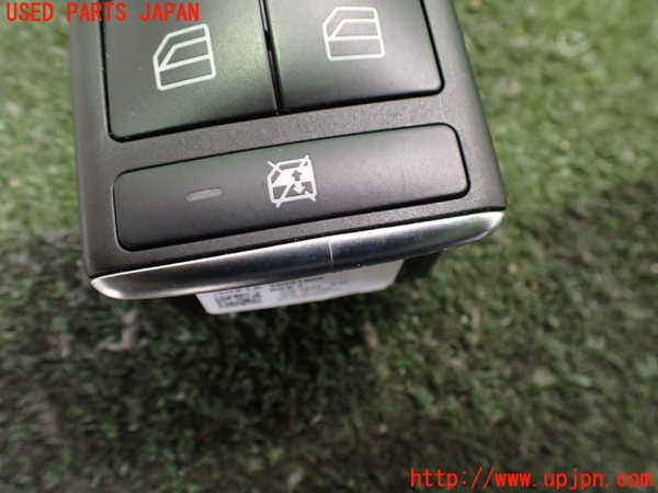 2UPJ-9234476240]ベンツ B180(246242)(246)右前パワーウィンドウスイッチ 中古_2