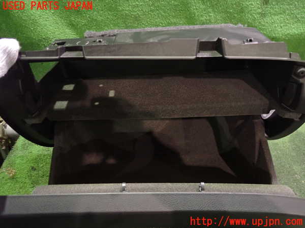 2UPJ-9234477516]ベンツ B180(246242)(246)グローブボックス1 中古_2