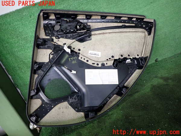 2UPJ-9234471324]ベンツ B180(246242)(246)左後ドア内張り 中古_4