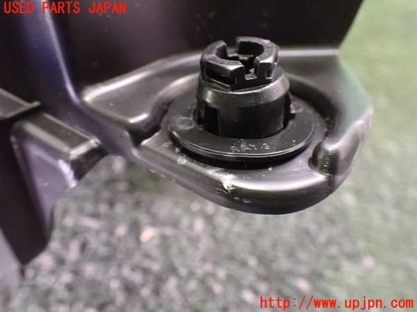 2UPJ-9234477772]ベンツ B180(246242)(246)ラゲッジトレイ2 中古_4