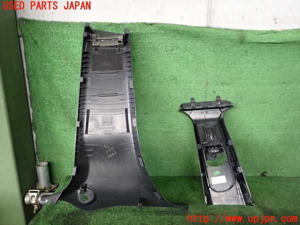 2UPJ-9234477665]ベンツ B180(246242)(246)右センターピラートリム 中古_3