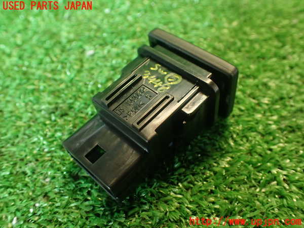 2UPJ-9234486310]マークX(GRX130)スイッチ5 (横滑り防止OFF) 中古_3