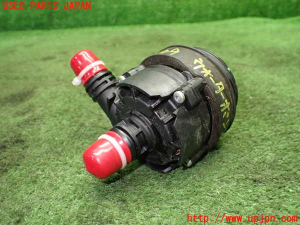 1UPJ-9234492110]ベンツ C180 クーペ(205340C)(205)ウォーターポンプ 中古_3