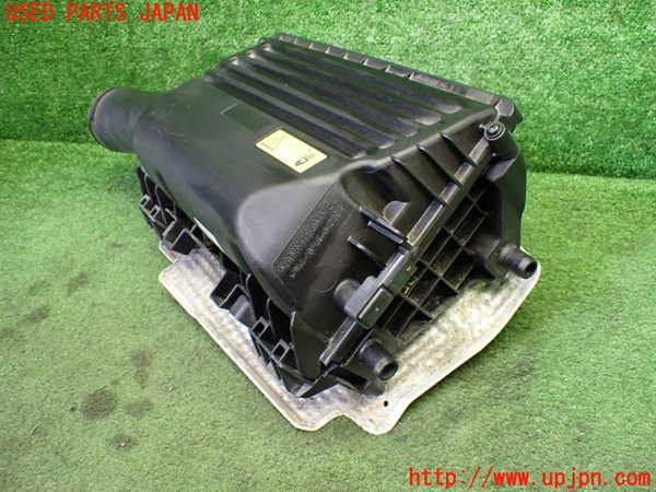 1UPJ-9234492560]ベンツ C180 クーペ(205340C)(205)エアクリーナーボックス 中古_2