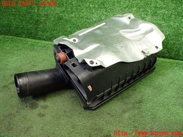 1UPJ-9234492560]ベンツ C180 クーペ(205340C)(205)エアクリーナーボックス 中古_3