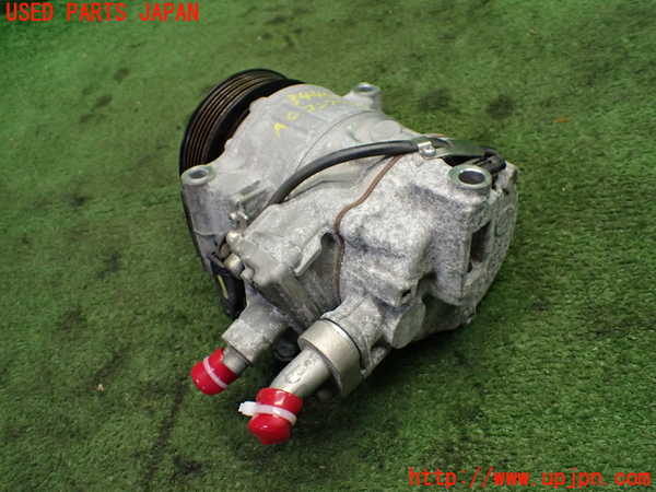 1UPJ-9234496025]ベンツ C180 クーペ(205340C)(205)エアコンコンプレッサー 中古_2