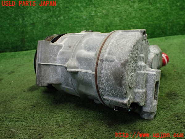 1UPJ-9234496025]ベンツ C180 クーペ(205340C)(205)エアコンコンプレッサー 中古_3