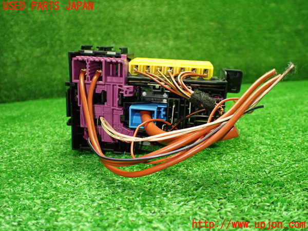 1UPJ-9234496743]ベンツ C180 クーペ(205340C)(205)ヒューズボックス3 中古_2