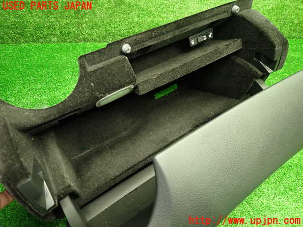 1UPJ-9234497516]ベンツ C180 クーペ(205340C)(205)グローブボックス1 中古_4