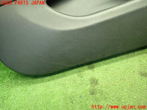 1UPJ-9234491234]ベンツ C180 クーペ(205340C)(205)右ドア内張り 中古_3