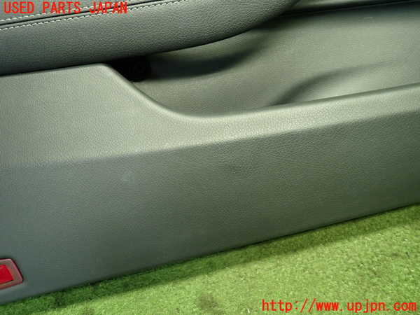 1UPJ-9234491264]ベンツ C180 クーペ(205340C)(205)左ドア内張り 中古_3