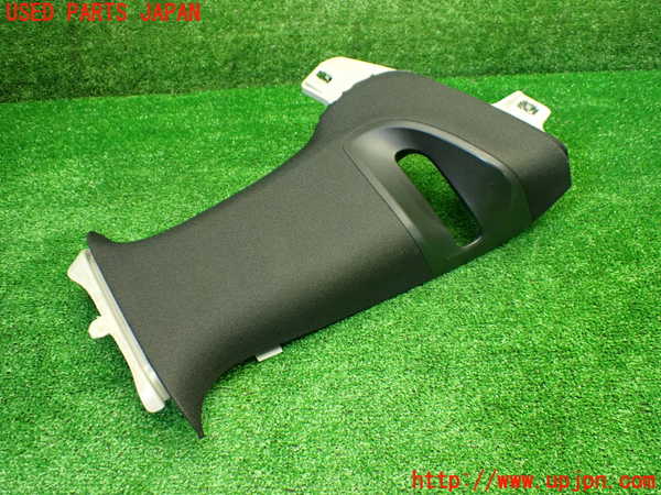 1UPJ-9234497665]ベンツ C180 クーペ(205340C)(205)右センターピラートリム 中古_3