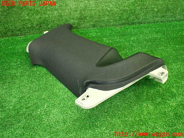 1UPJ-9234497670]ベンツ C180 クーペ(205340C)(205)左センターピラートリム 中古_2