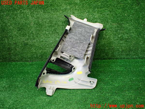 1UPJ-9234497670]ベンツ C180 クーペ(205340C)(205)左センターピラートリム 中古_4