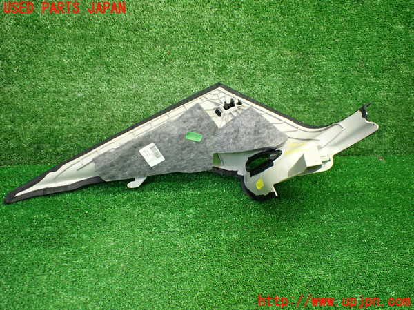 1UPJ-9234497675]ベンツ C180 クーペ(205340C)(205)右リアピラートリム 中古_3