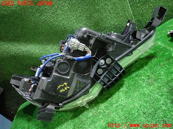 1UPJ-9234501132]セレナ Sハイブリッド(HC26)左ヘッドライト ハロゲン 中古_4