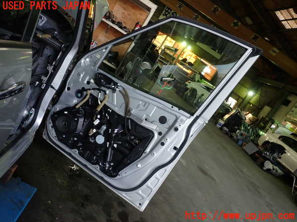 1UPJ-9234501230]セレナ Sハイブリッド(HC26)右前ドア ジャンク_4