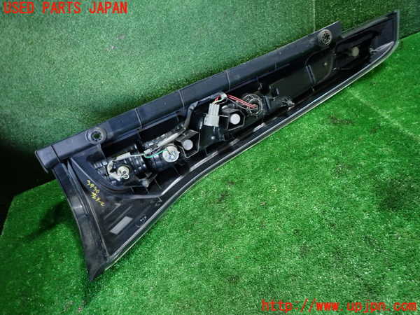 1UPJ-9234501536]セレナ Sハイブリッド(HC26)左テールランプ 中古_3