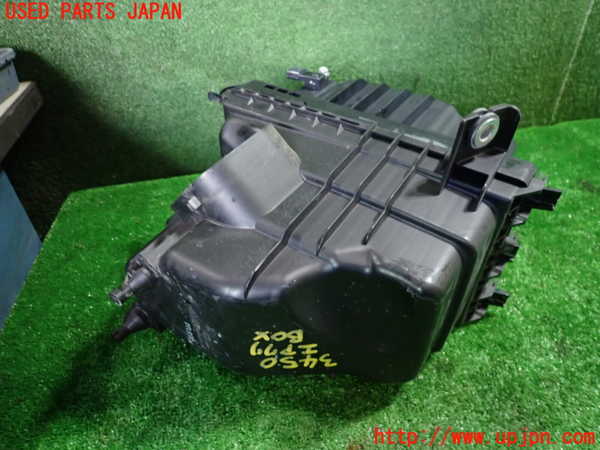 1UPJ-9234502560]セレナ Sハイブリッド(HC26)エアクリーナーボックス 中古_2