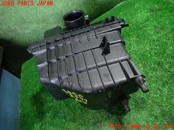 1UPJ-9234502560]セレナ Sハイブリッド(HC26)エアクリーナーボックス 中古_3