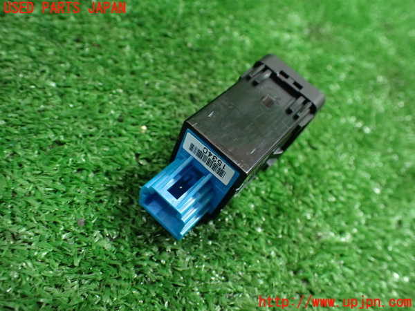 1UPJ-9234506311]セレナ Sハイブリッド(HC26)スイッチ6 中古_2