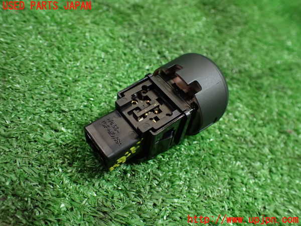 1UPJ-9234506290]セレナ Sハイブリッド(HC26)ハザードスイッチ 中古_2