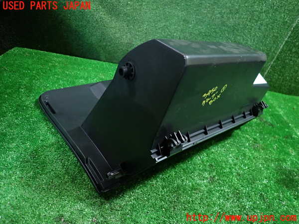 1UPJ-9234507516]セレナ Sハイブリッド(HC26)グローブボックス1 中古_3