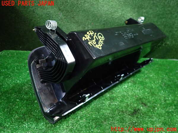 1UPJ-9234507517]セレナ Sハイブリッド(HC26)グローブボックス2 中古_3