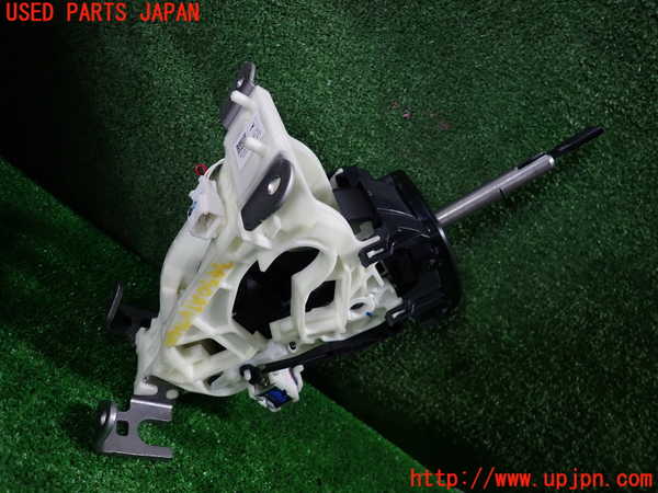 1UPJ-9234507555]セレナ Sハイブリッド(HC26)ATシフトレバー 中古_2