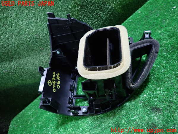 1UPJ-9234507526]セレナ Sハイブリッド(HC26)エアコン吹き出し口1 中古_3