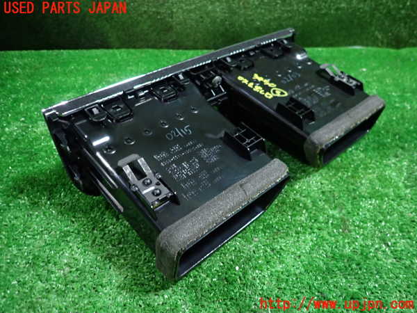 1UPJ-9234507528]セレナ Sハイブリッド(HC26)エアコン吹き出し口3 中古_3