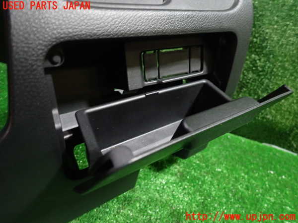 1UPJ-9234507841]セレナ Sハイブリッド(HC26)小物入れ1 中古_4