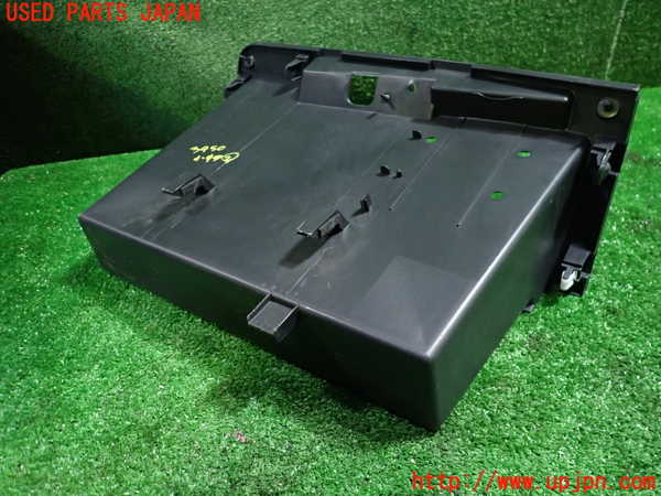 1UPJ-9234507842]セレナ Sハイブリッド(HC26)小物入れ2 中古_4