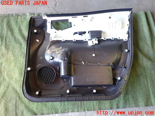 1UPJ-9234501264]セレナ Sハイブリッド(HC26)左前ドア内張り 中古_4
