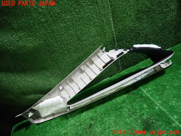 1UPJ-9234507660]セレナ Sハイブリッド(HC26)左フロントピラートリム 中古_3
