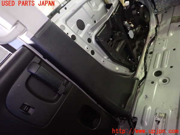 1UPJ-9234507670]セレナ Sハイブリッド(HC26)左センターピラートリム 中古_3