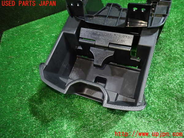 1UPJ-9234507810]セレナ Sハイブリッド(HC26)ドリンクホルダー 中古_2