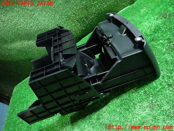 1UPJ-9234507810]セレナ Sハイブリッド(HC26)ドリンクホルダー 中古_3