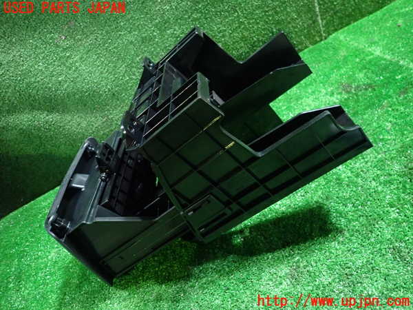 1UPJ-9234507810]セレナ Sハイブリッド(HC26)ドリンクホルダー 中古_4