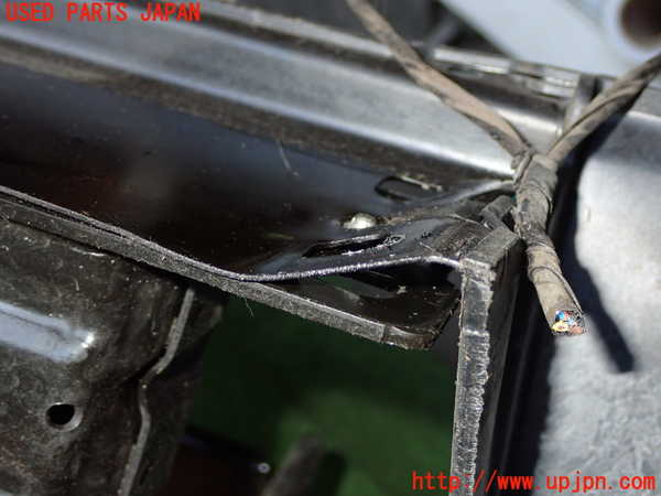 1UPJ-9234511041]BMW 320i(PG20)(E90)コアサポート 中古_3