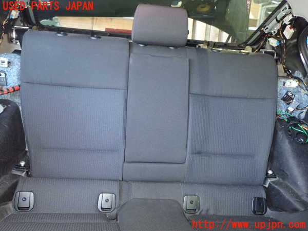 1UPJ-9234517385]BMW 320i(PG20)(E90)リアシート 中古_2